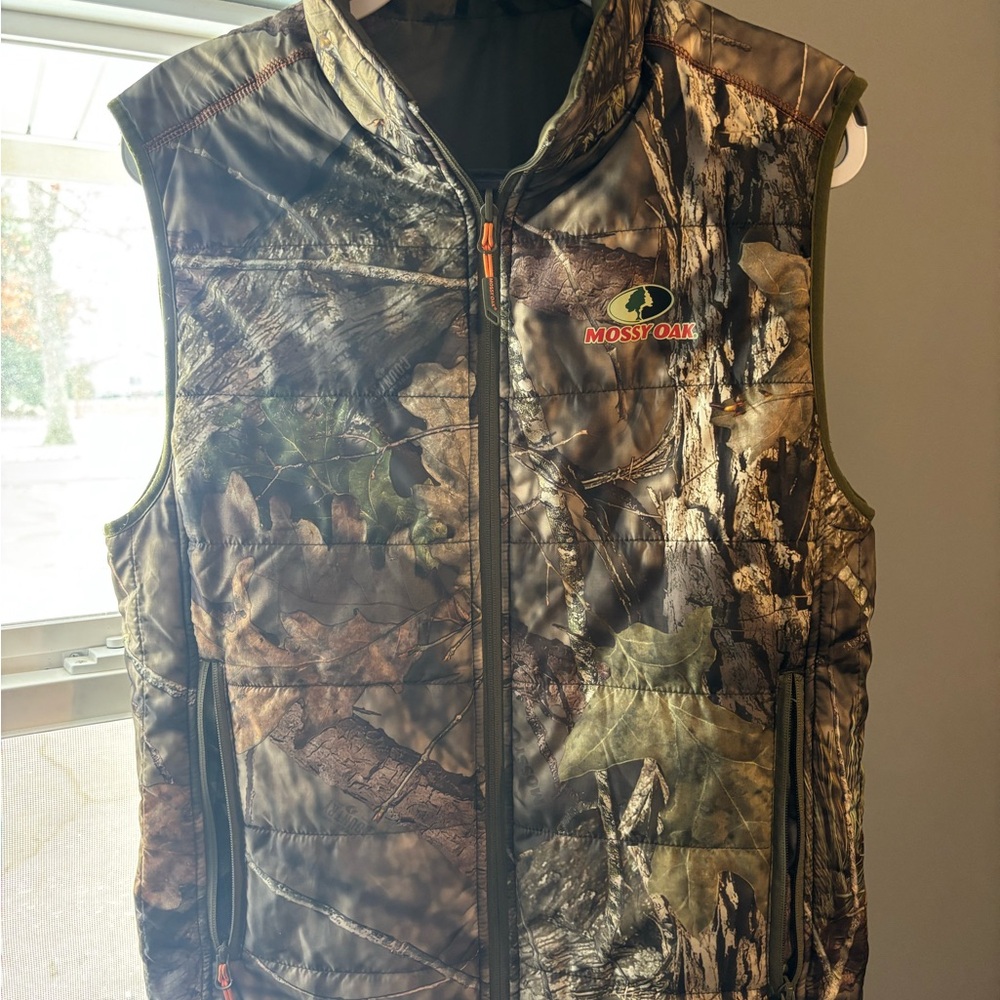 Mossy Oak Men's Camo Quilted Vest in Brown and Green
